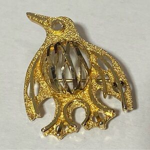 Cute Vintage Gold Toned Penguin Brooch